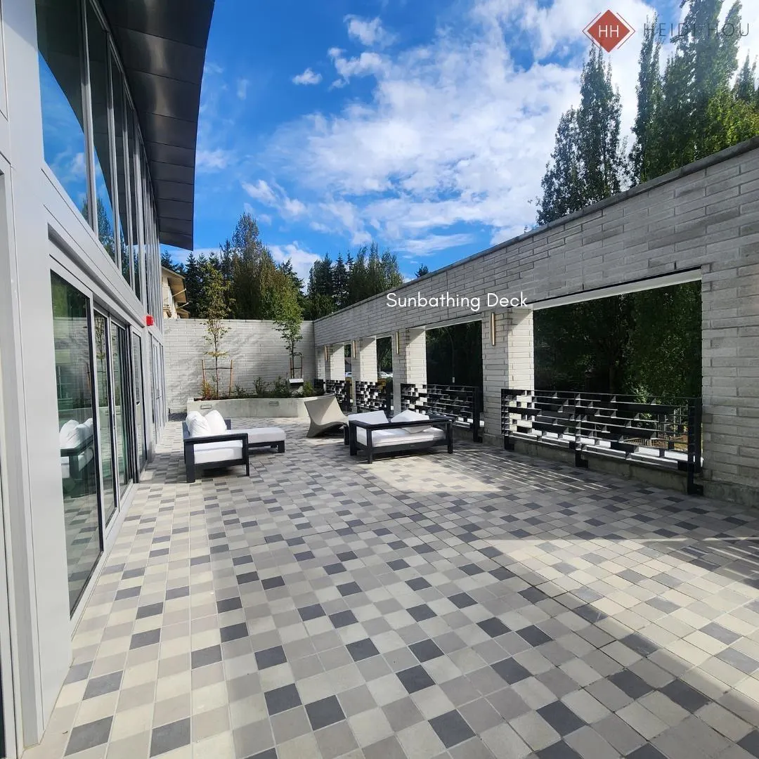 15** 13768 100 AVENUE