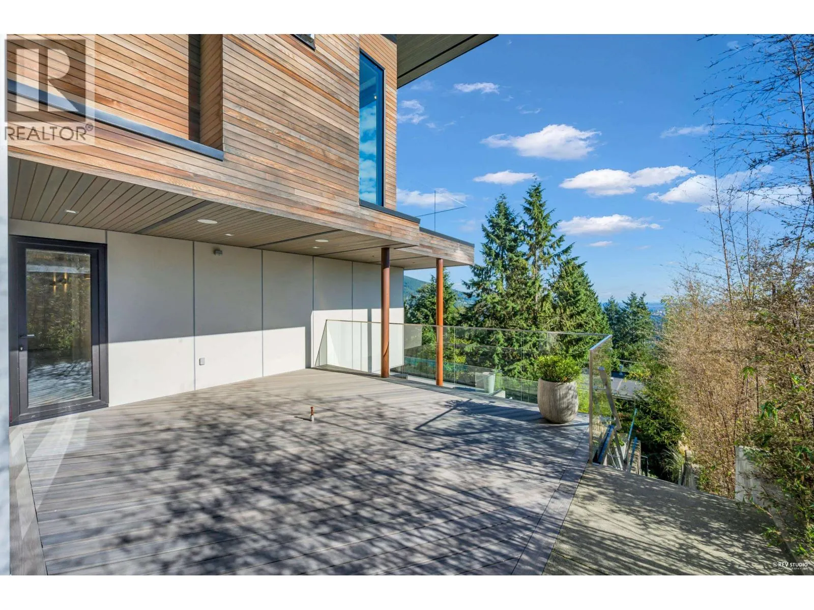 535 CRAIGMOHR DRIVE