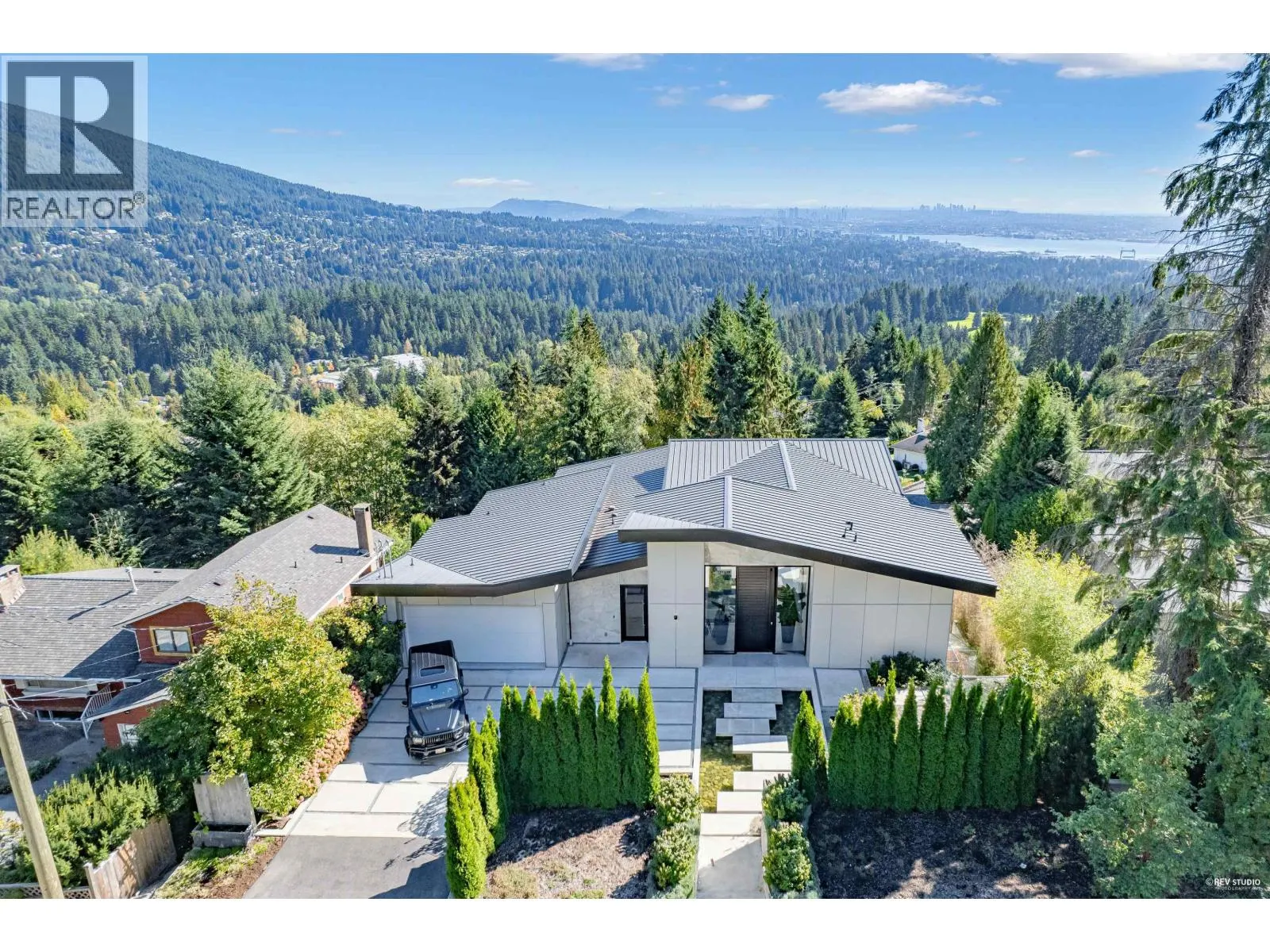 535 CRAIGMOHR DRIVE
