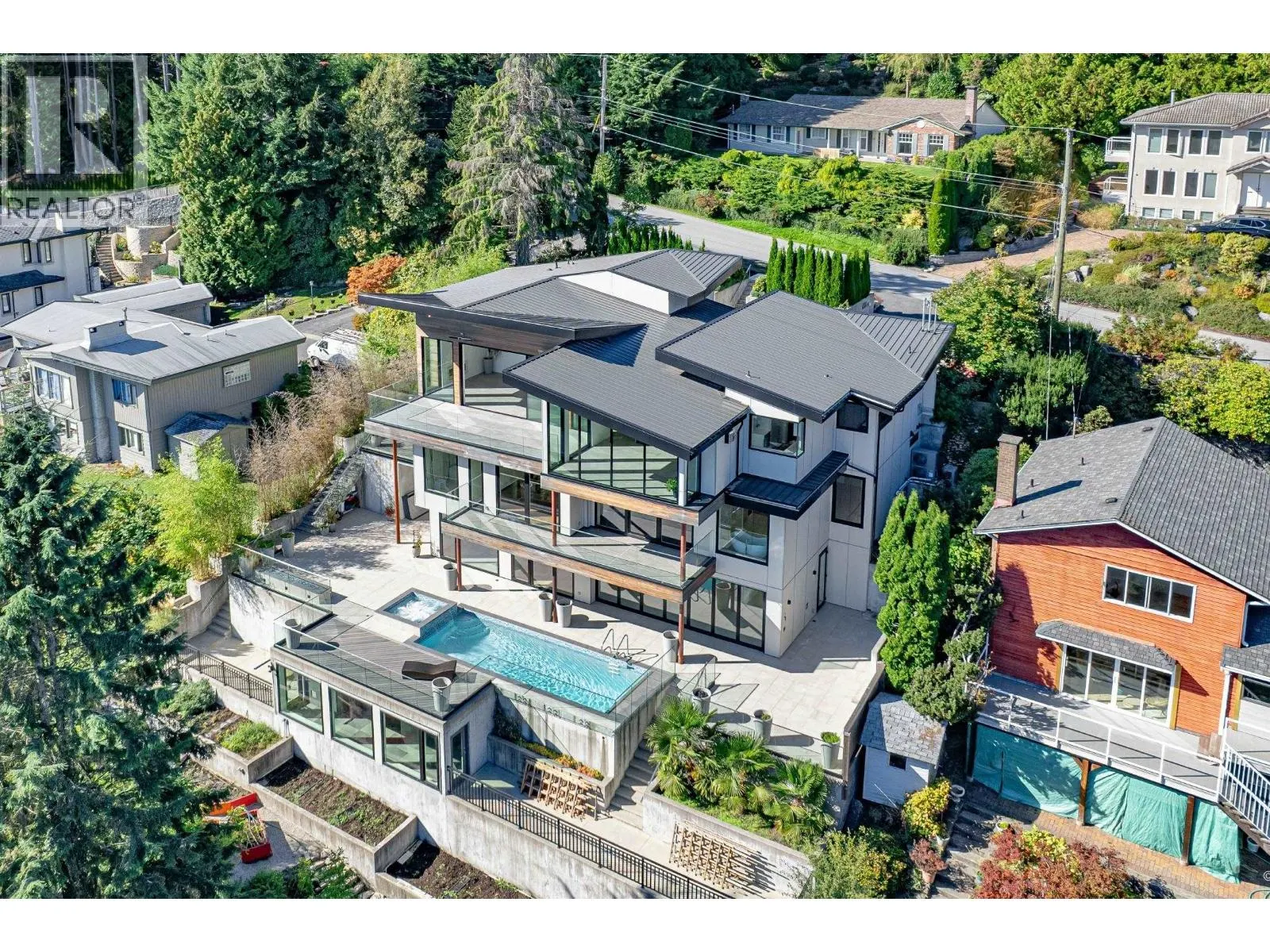 535 CRAIGMOHR DRIVE
