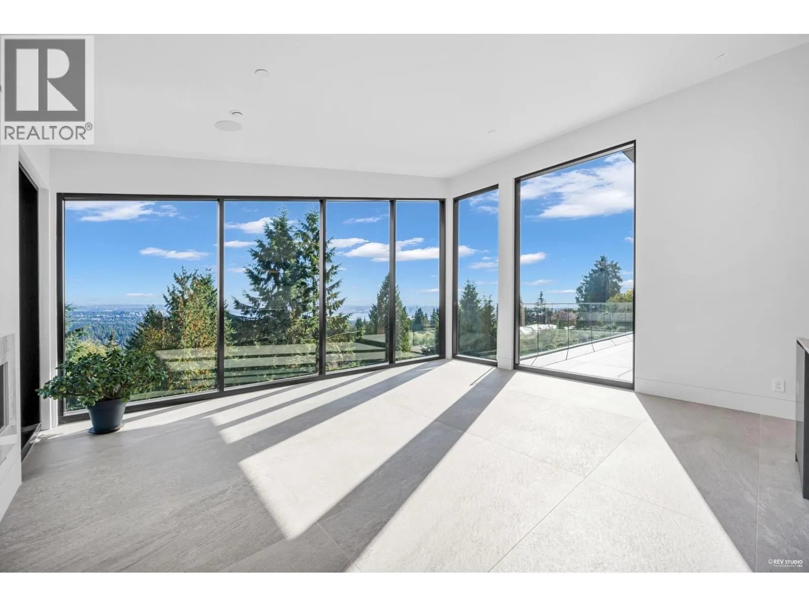 535 CRAIGMOHR DRIVE