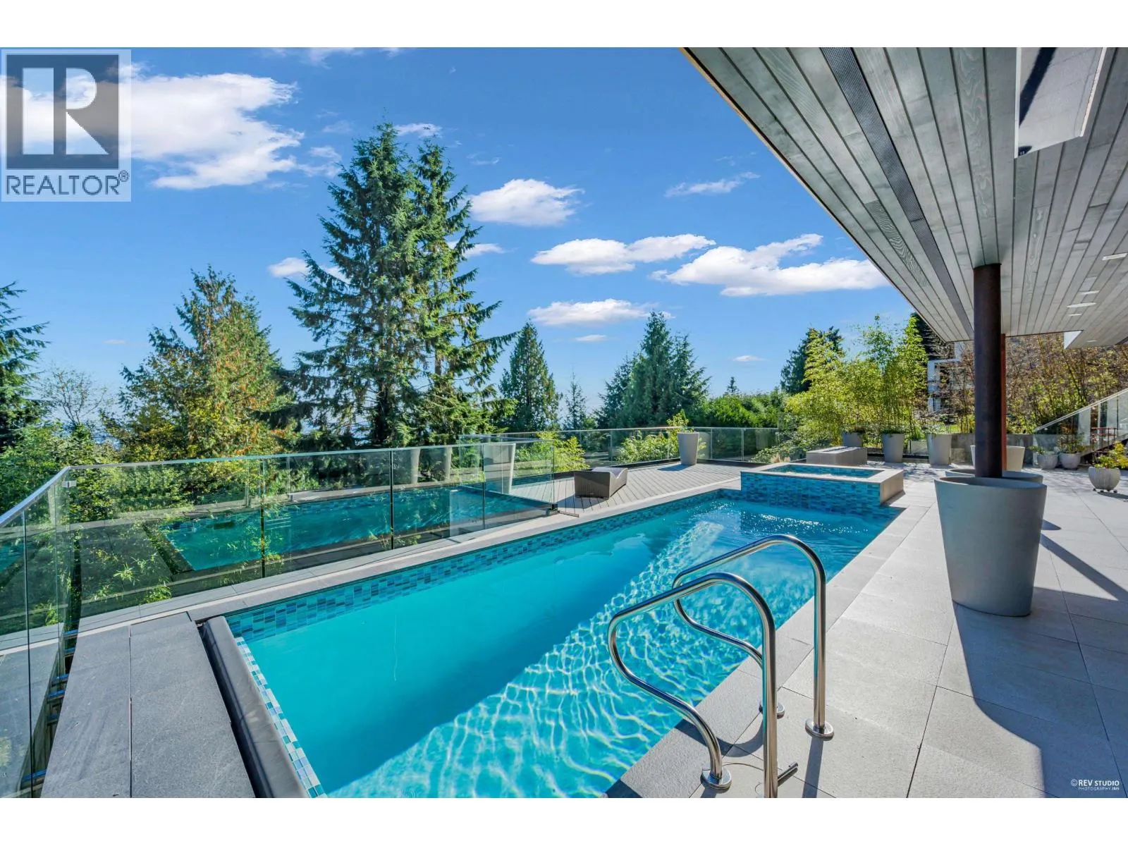 535 CRAIGMOHR DRIVE
