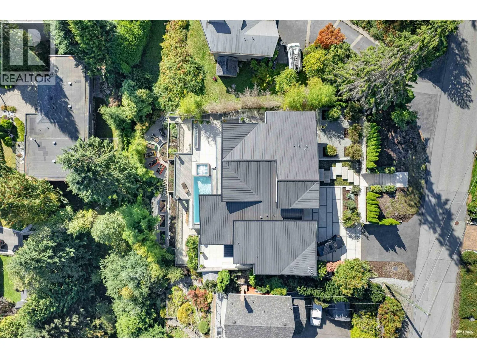 535 CRAIGMOHR DRIVE