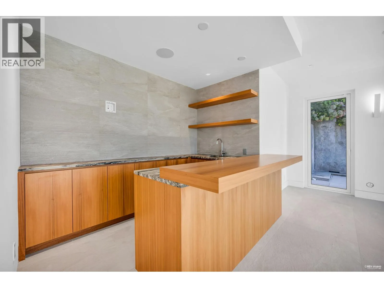 535 CRAIGMOHR DRIVE