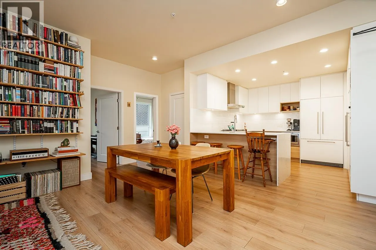 112 55 KLAHANIE DRIVE