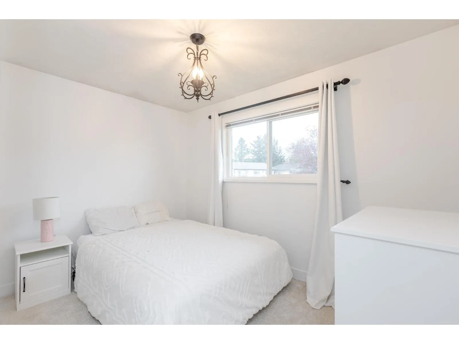 2389 WAKEFIELD DRIVE