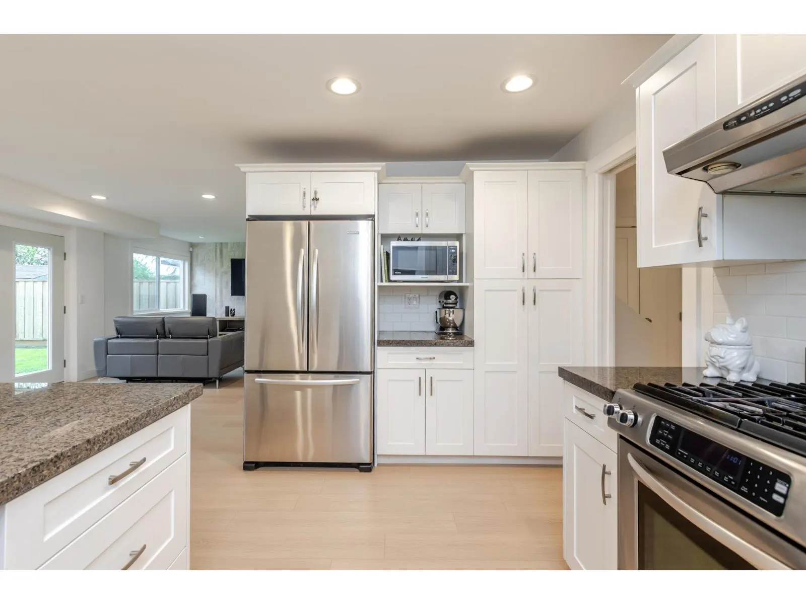 2389 WAKEFIELD DRIVE