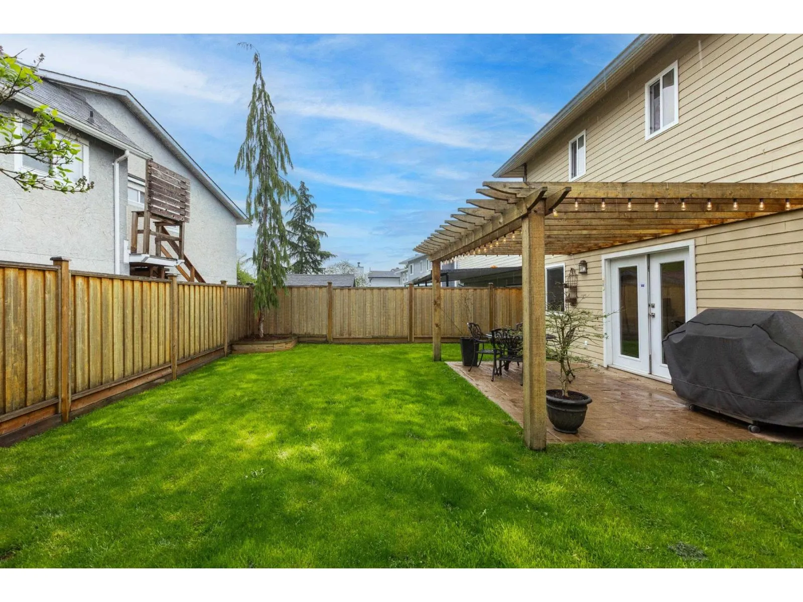 2389 WAKEFIELD DRIVE