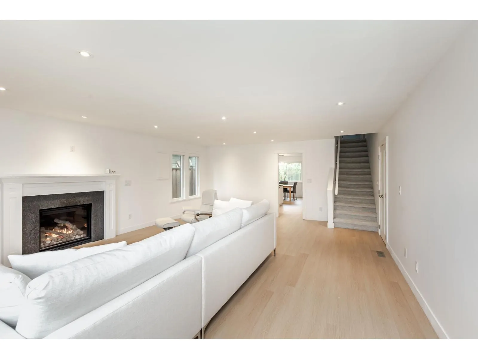 2389 WAKEFIELD DRIVE