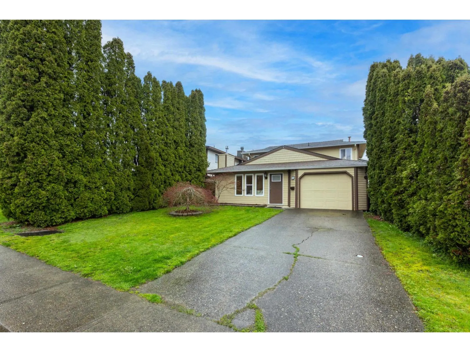 2389 WAKEFIELD DRIVE