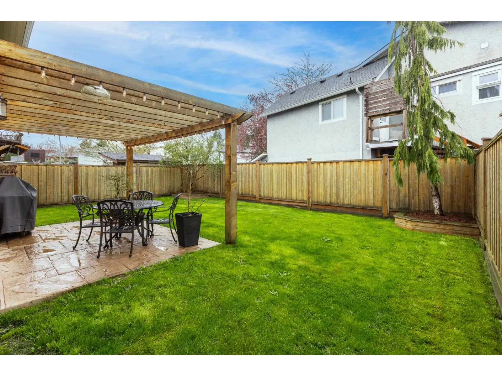 2389 WAKEFIELD DRIVE