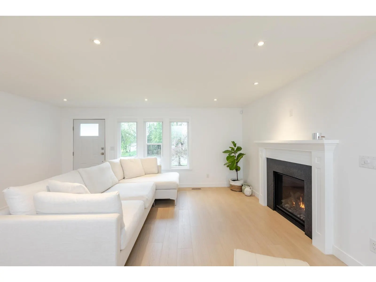 2389 WAKEFIELD DRIVE