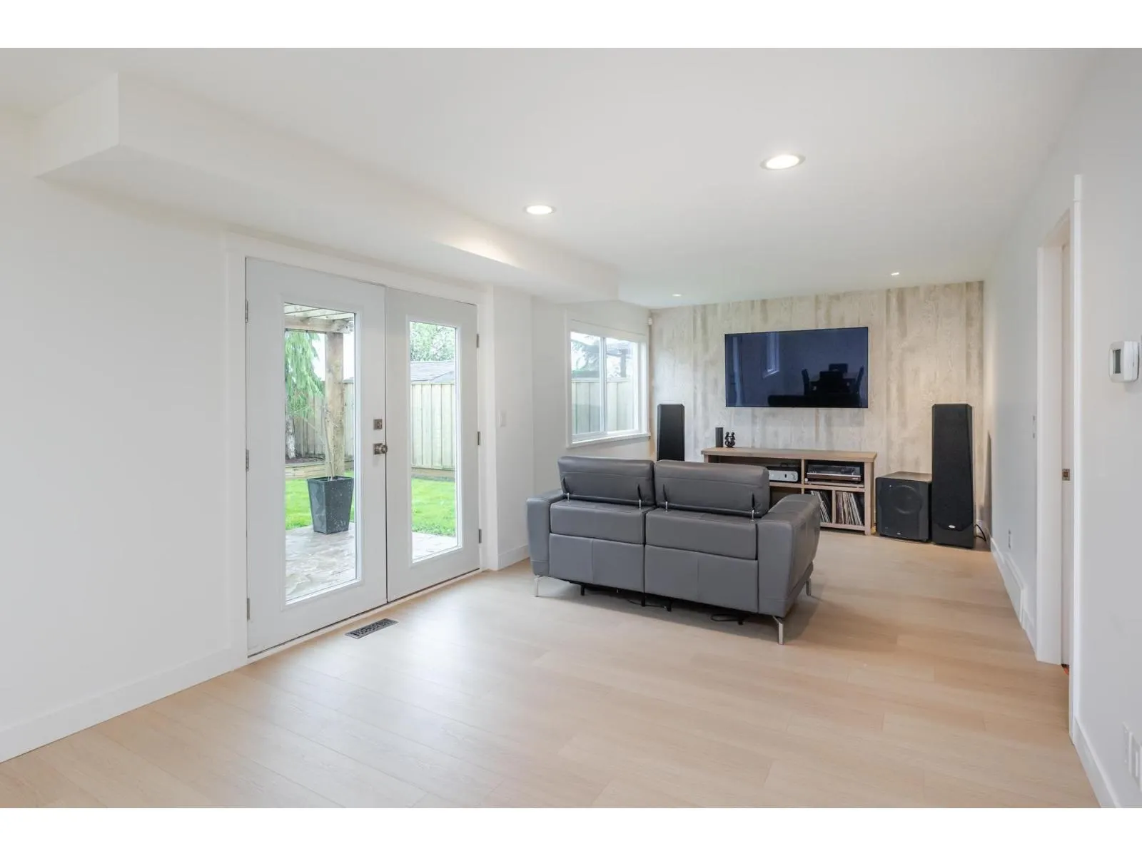 2389 WAKEFIELD DRIVE