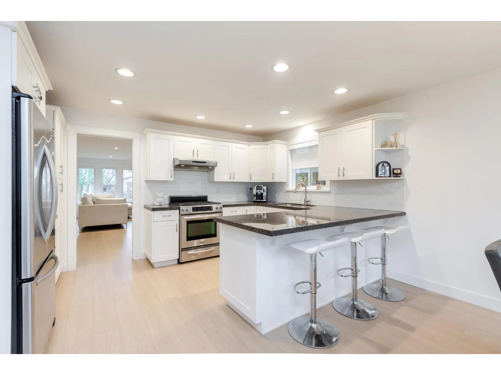 2389 WAKEFIELD DRIVE