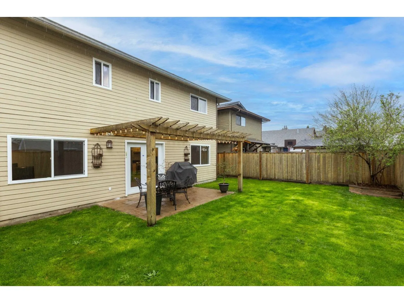 2389 WAKEFIELD DRIVE