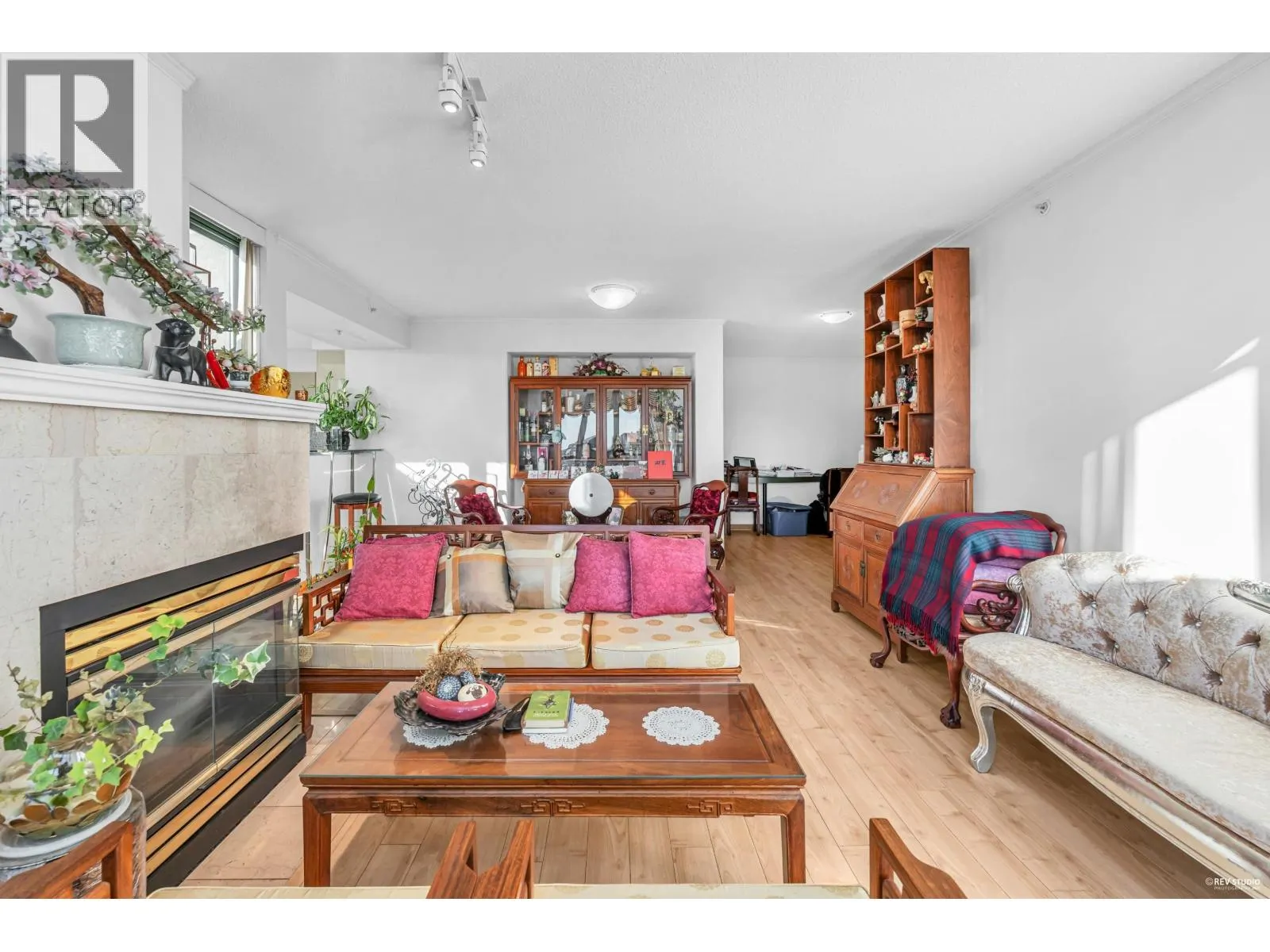 1802 7380 ELMBRIDGE WAY