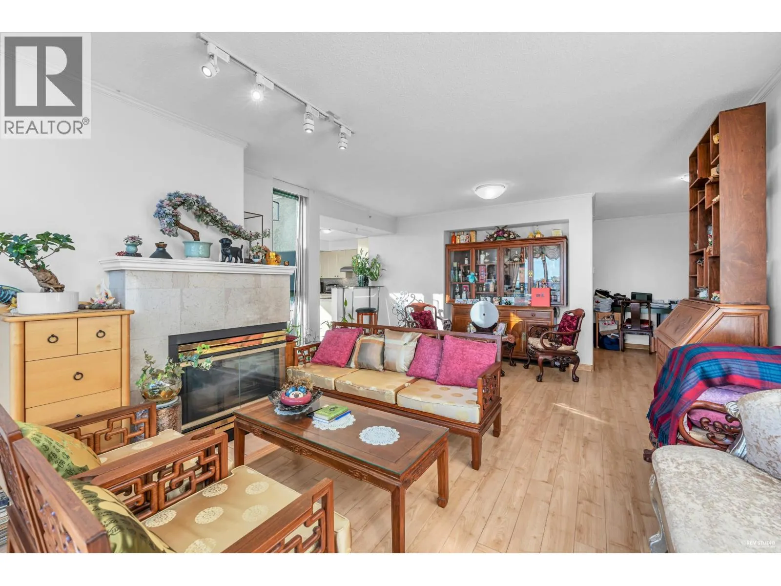 1802 7380 ELMBRIDGE WAY
