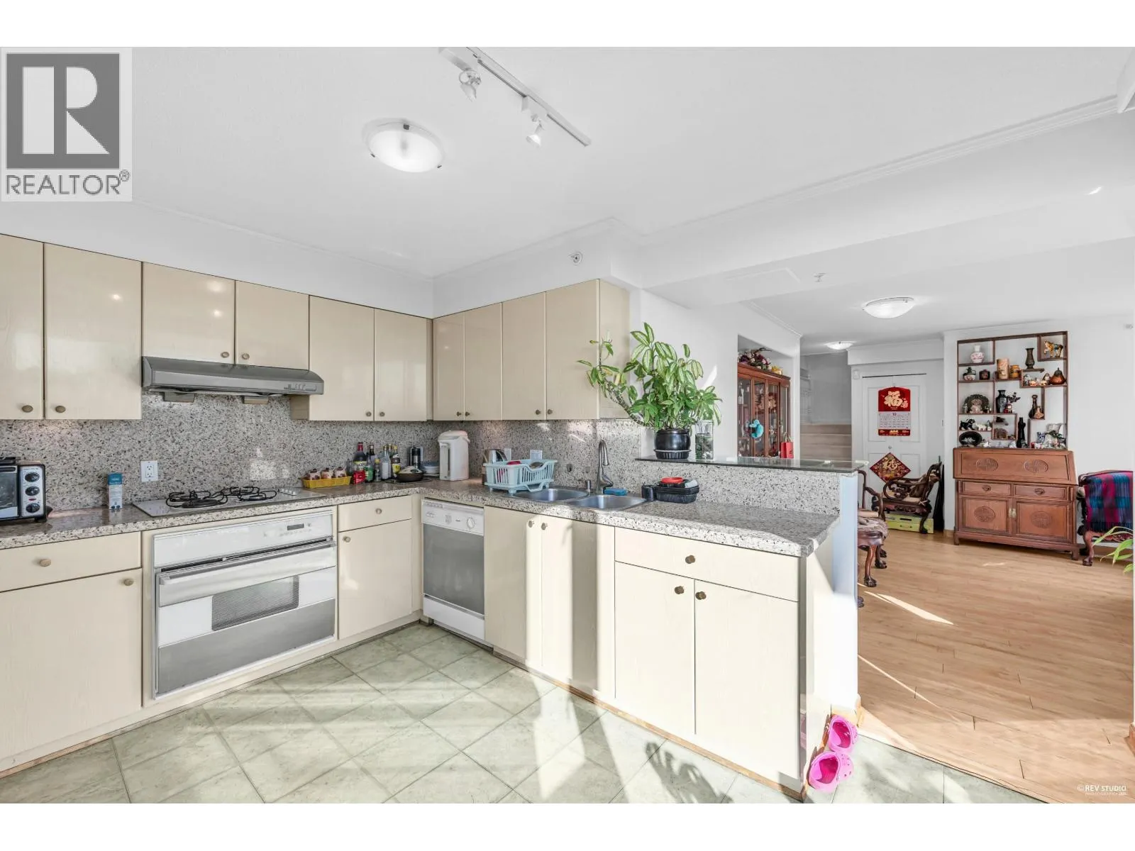 1802 7380 ELMBRIDGE WAY