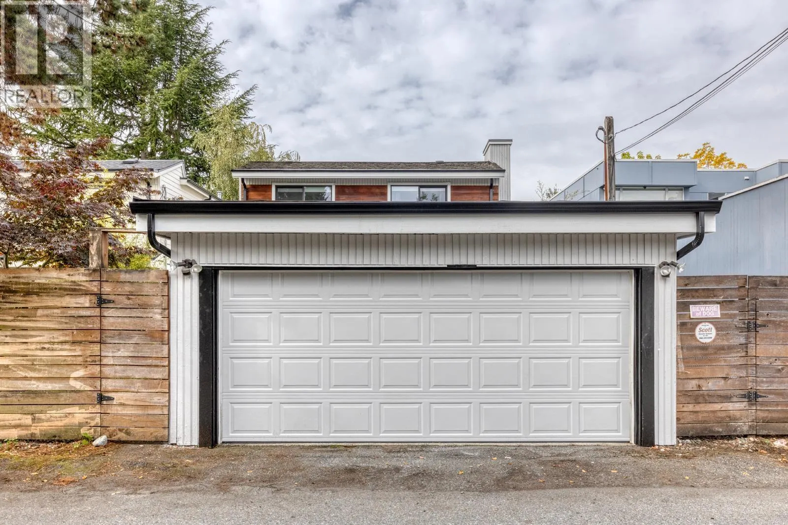 6568 VINE STREET