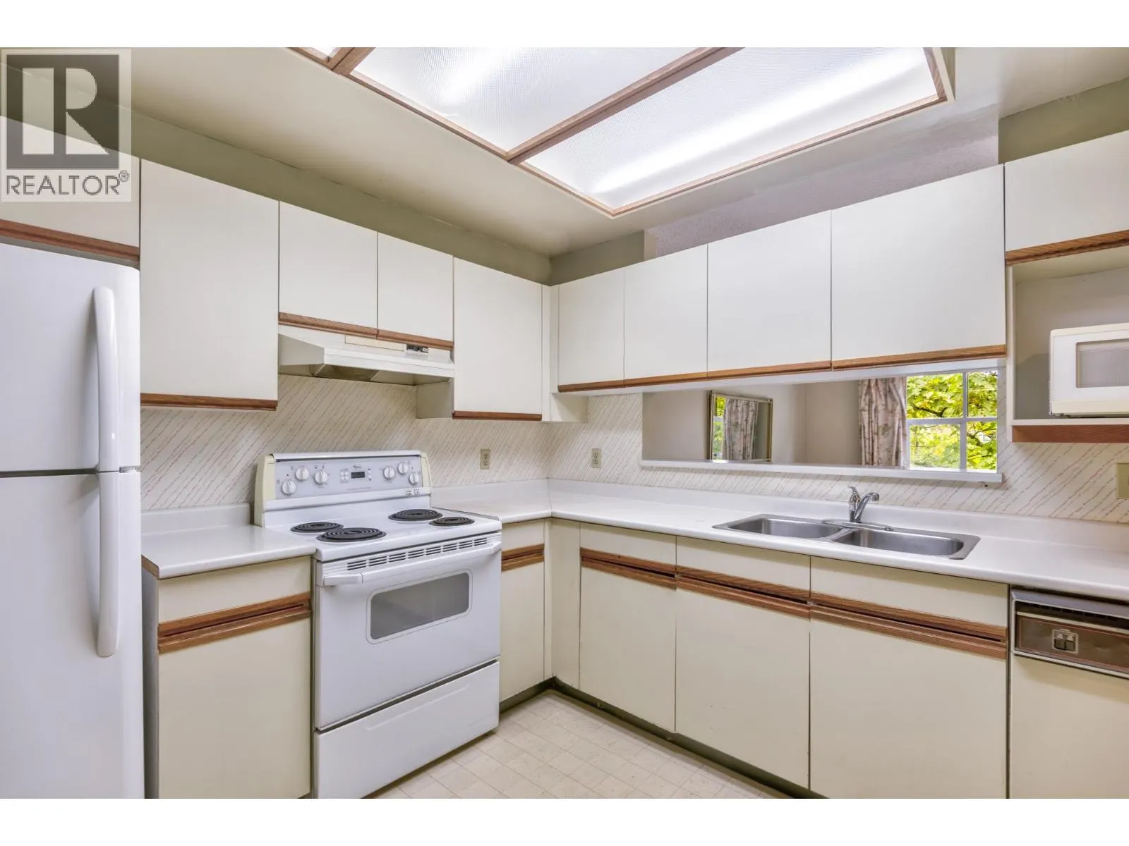 204 7540 MINORU BOULEVARD