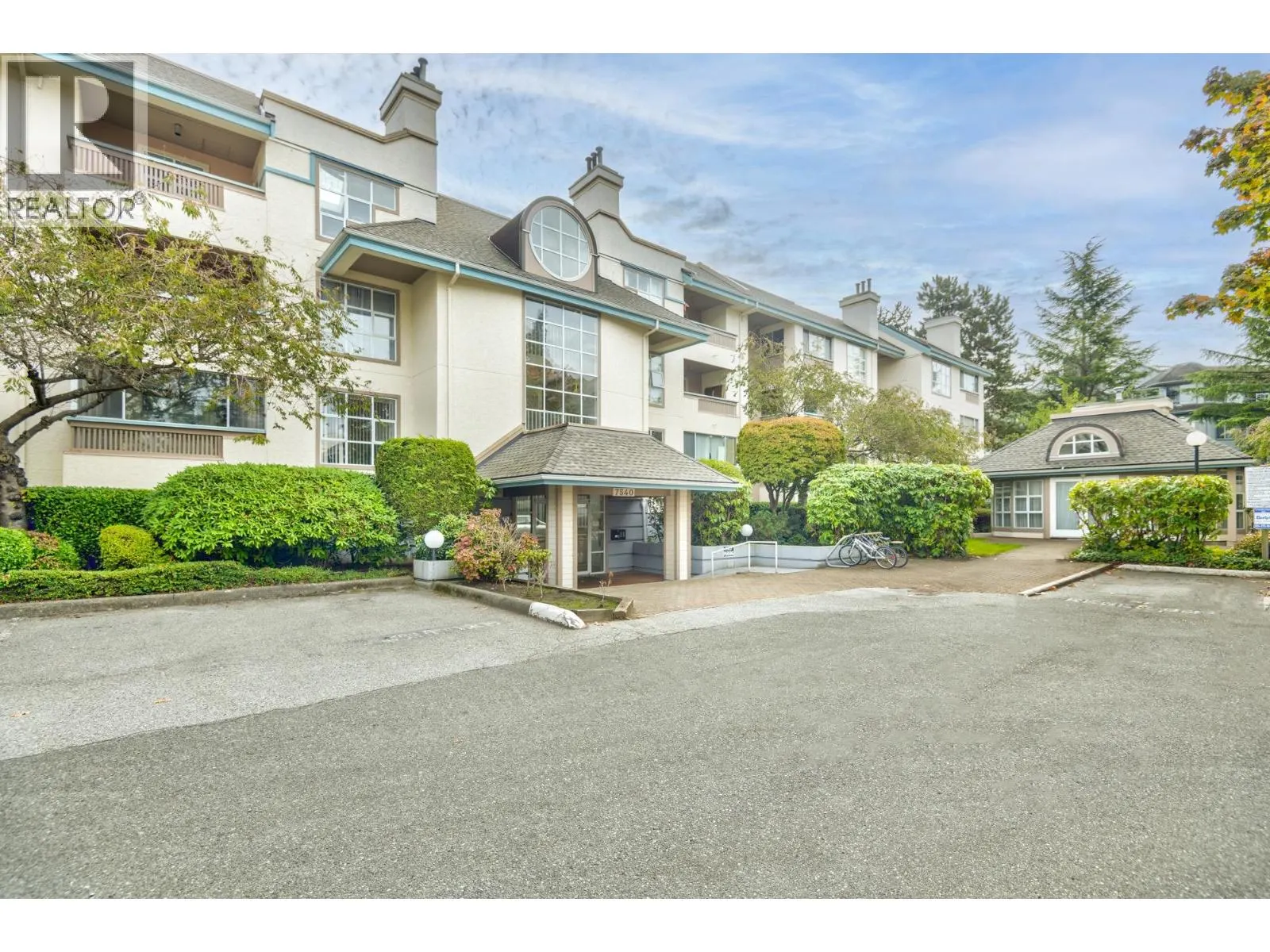 204 7540 MINORU BOULEVARD