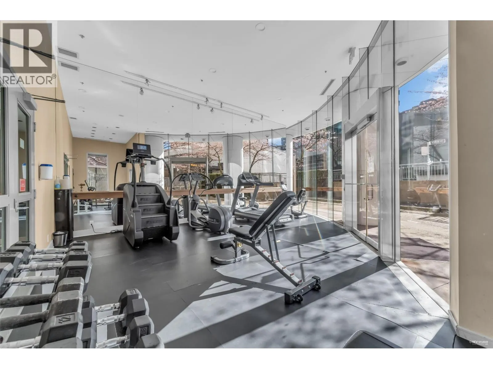 1704 1288 ALBERNI STREET