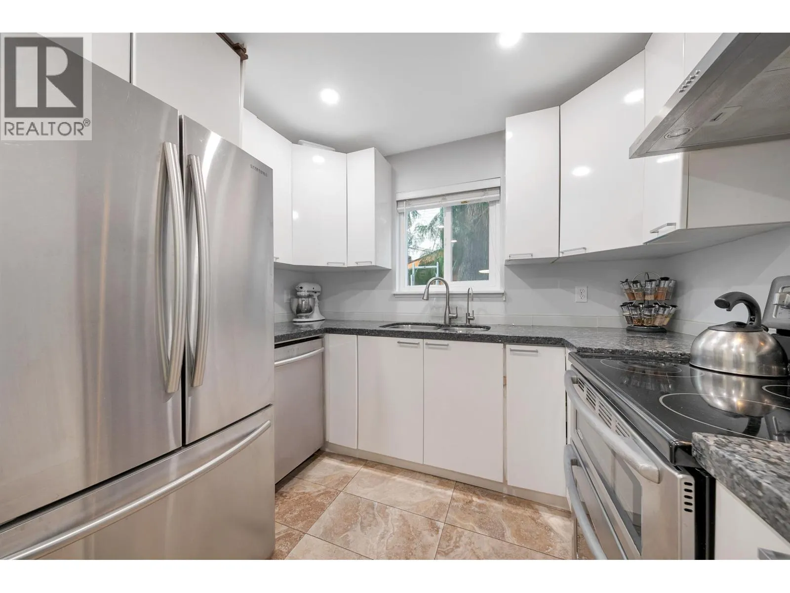 41 2986 COAST MERIDIAN ROAD