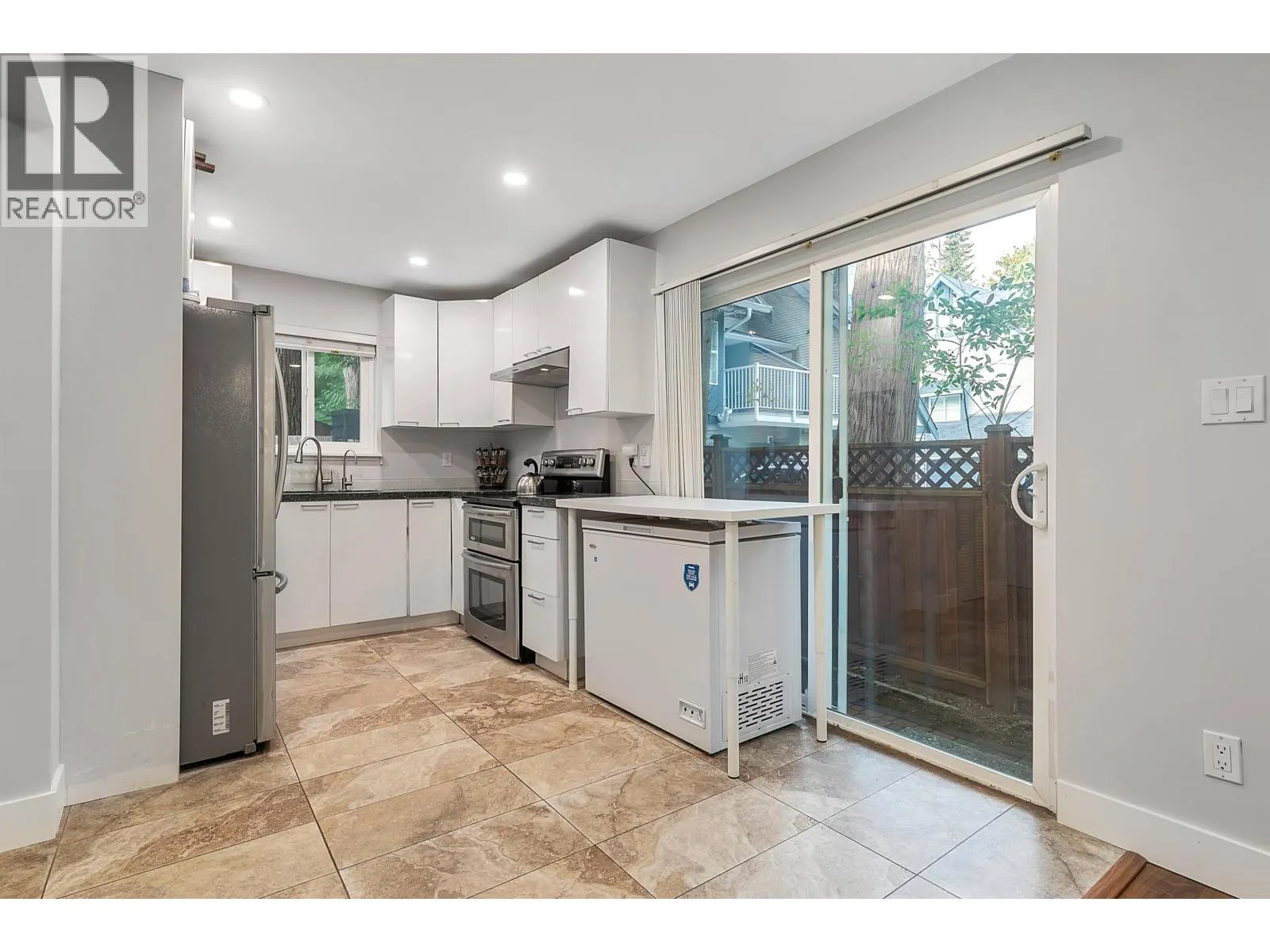 41 2986 COAST MERIDIAN ROAD