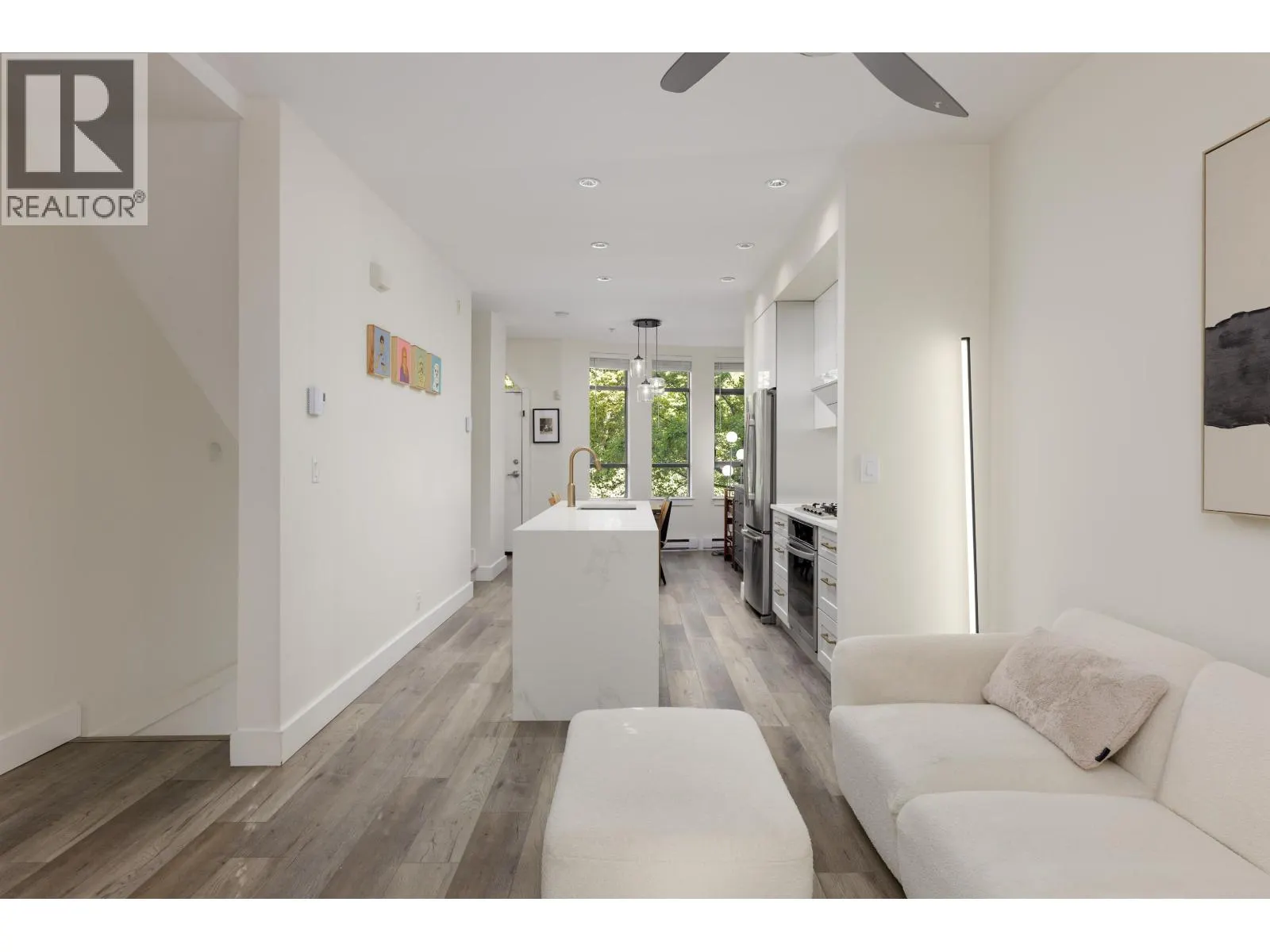 828 W 6TH AVENUE