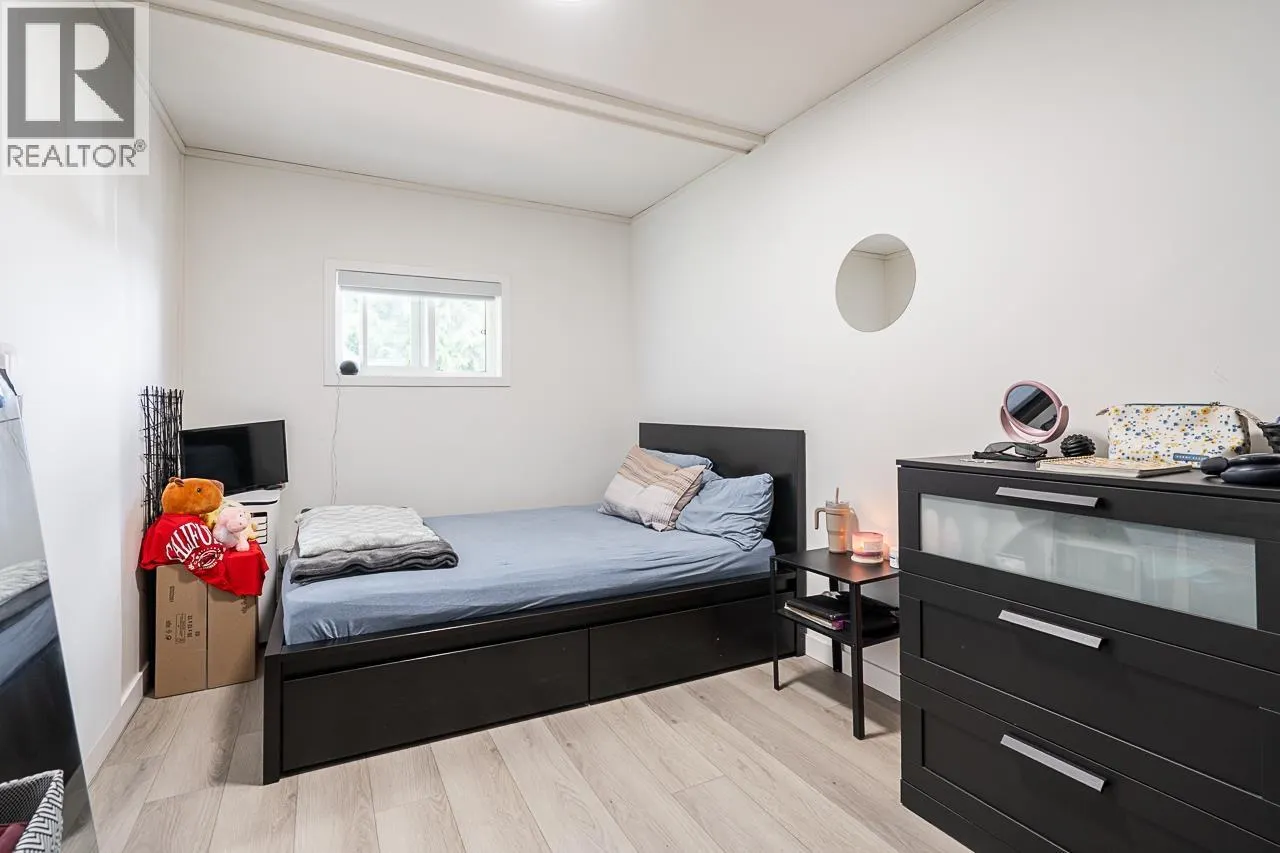 4871 MARINE DRIVE