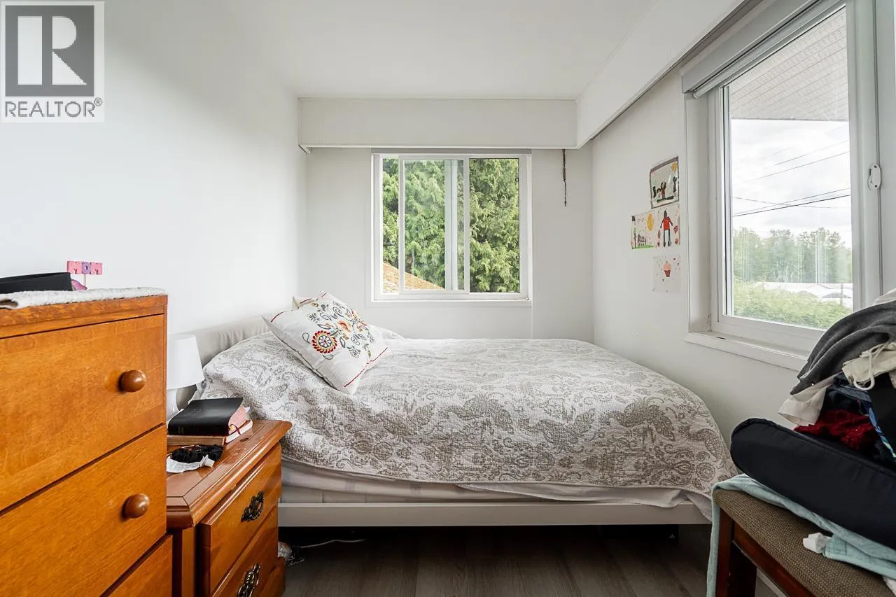 4871 MARINE DRIVE