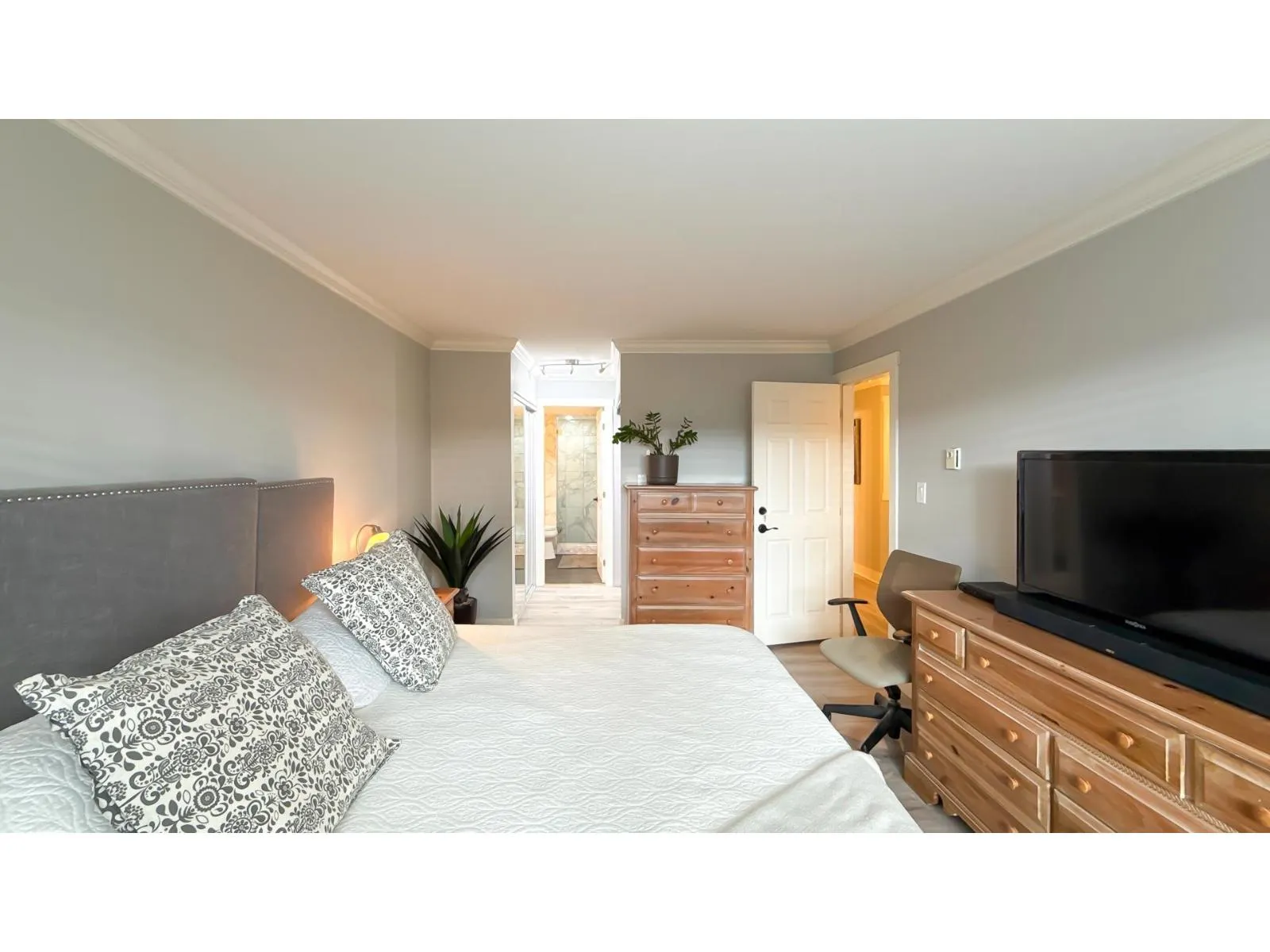 109 1533 BEST STREET