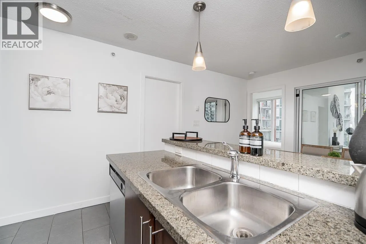 2303 58 KEEFER PLACE