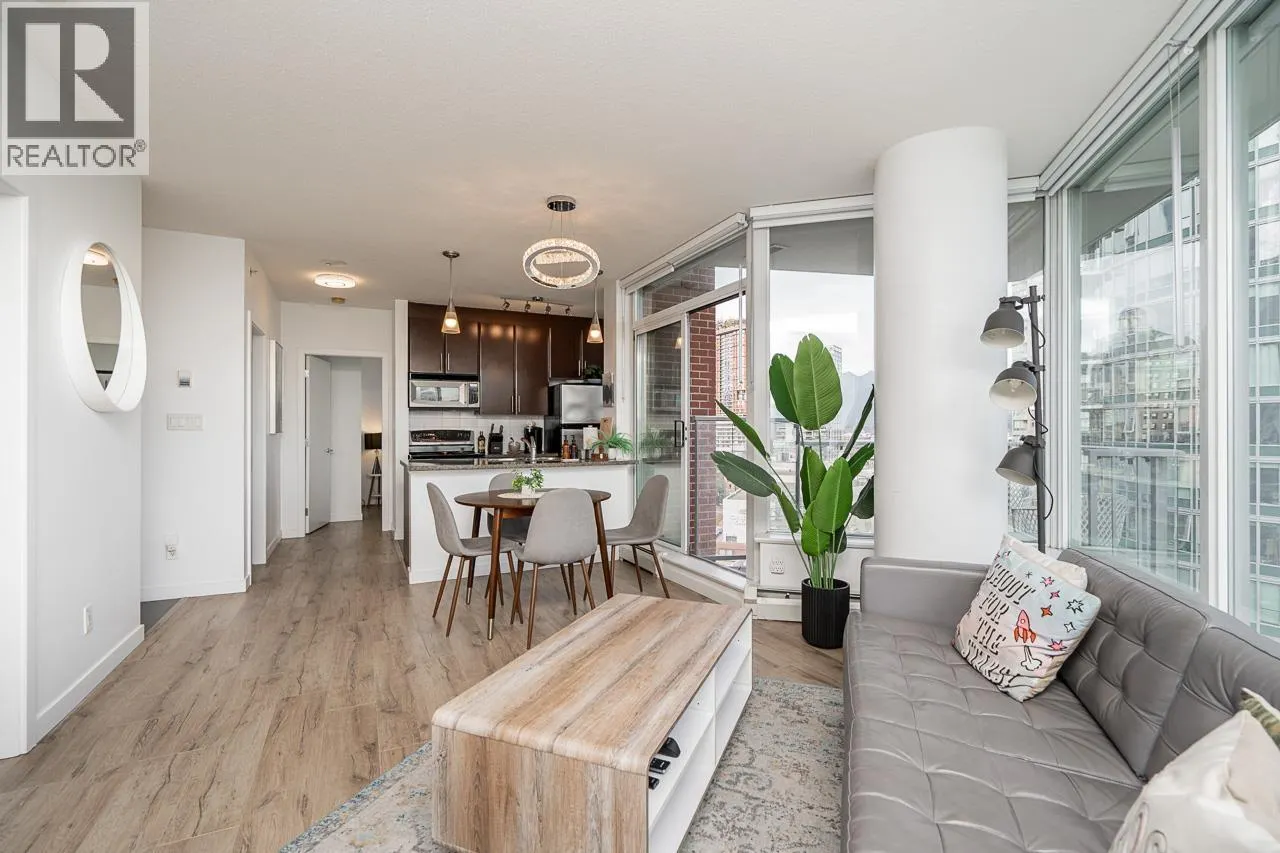 1709 688 ABBOTT STREET