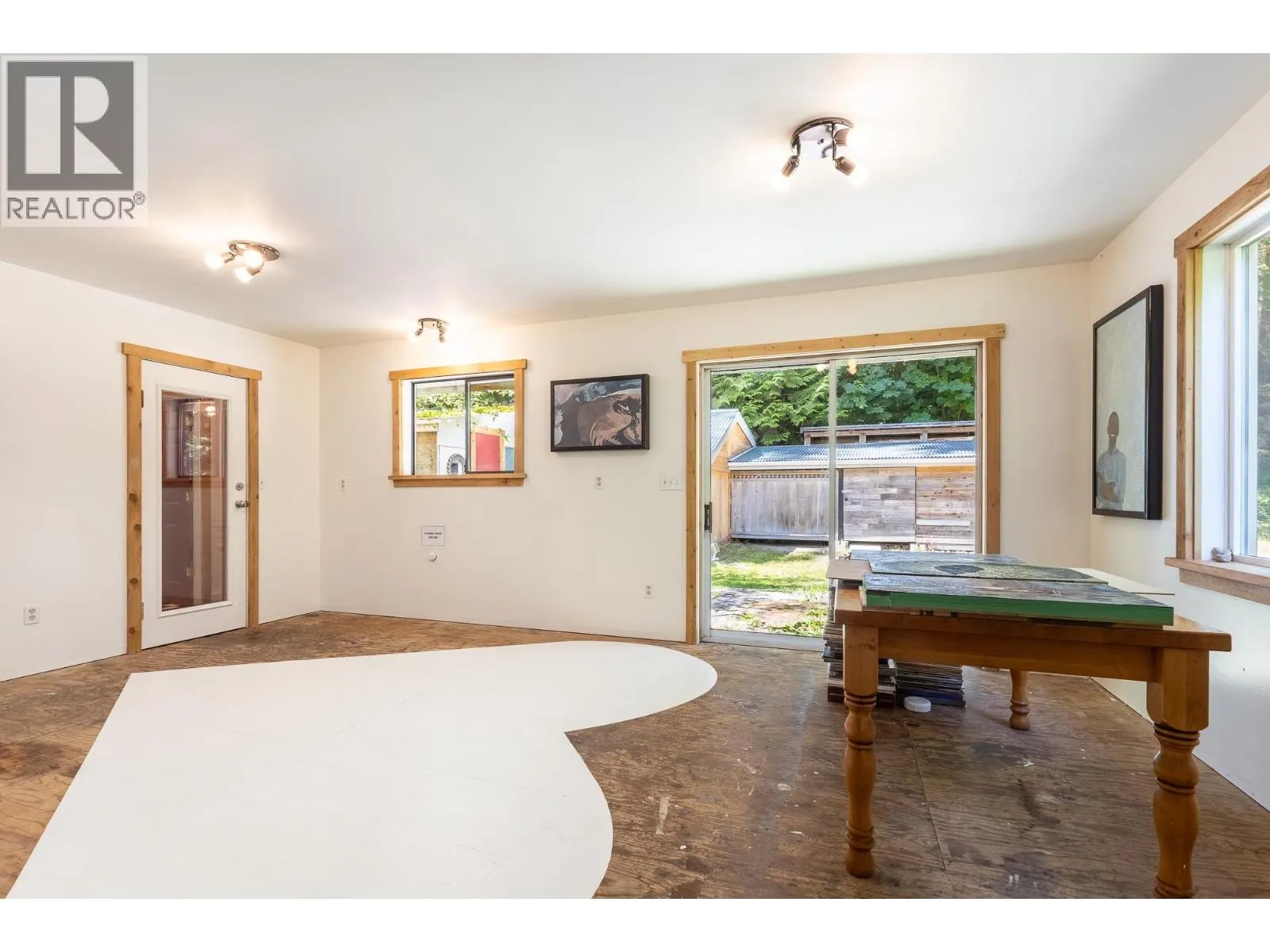 6121 GOLF COURSE ROAD