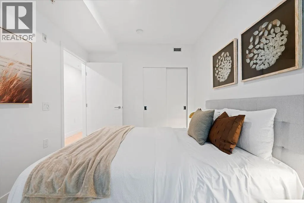 202 1331 MARINE DRIVE
