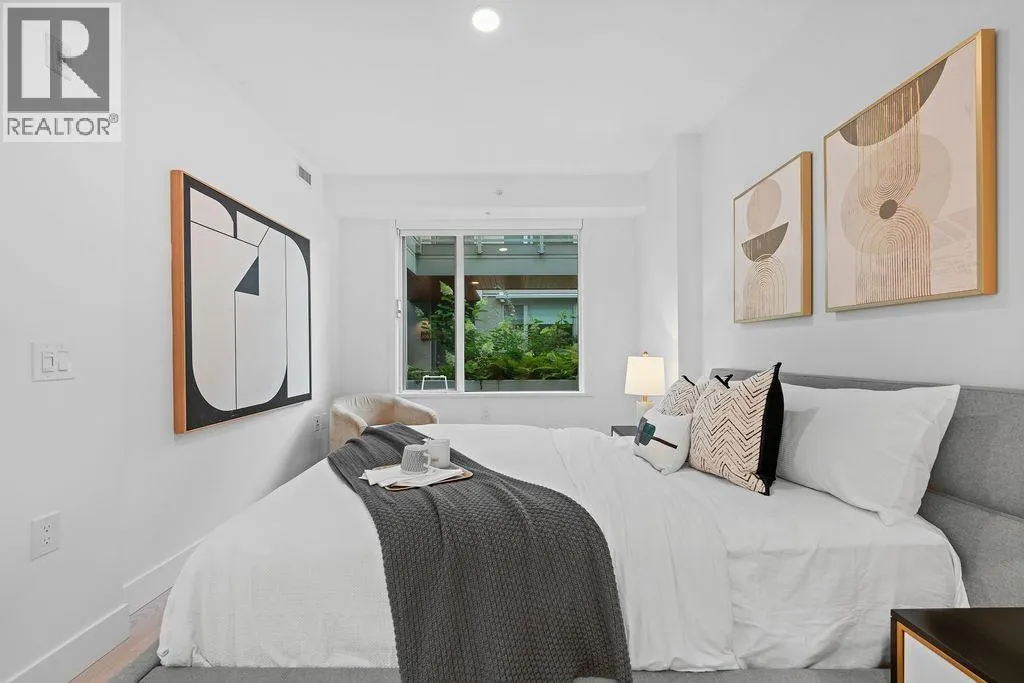 202 1331 MARINE DRIVE