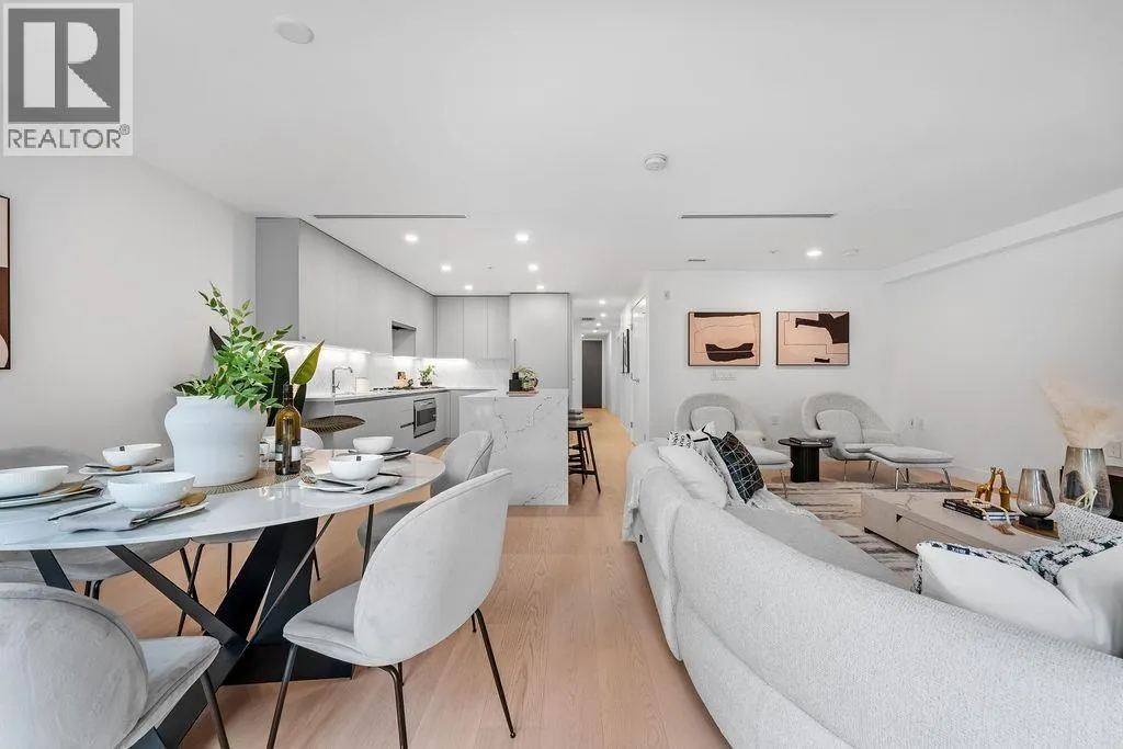 202 1331 MARINE DRIVE