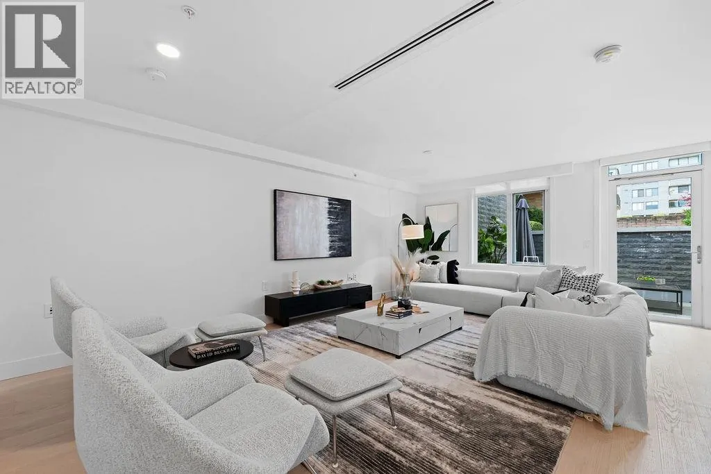 202 1331 MARINE DRIVE