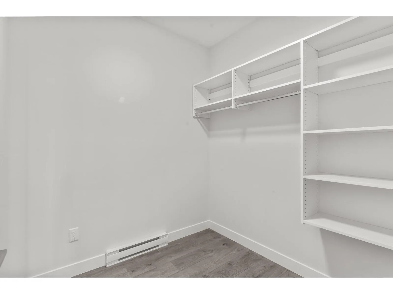 312 20696 EASTLEIGH CRESCENT