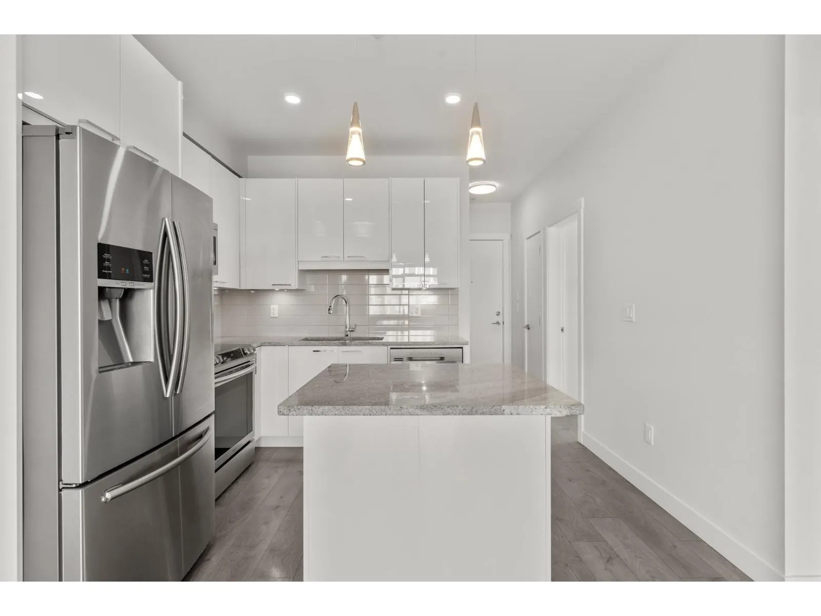 312 20696 EASTLEIGH CRESCENT