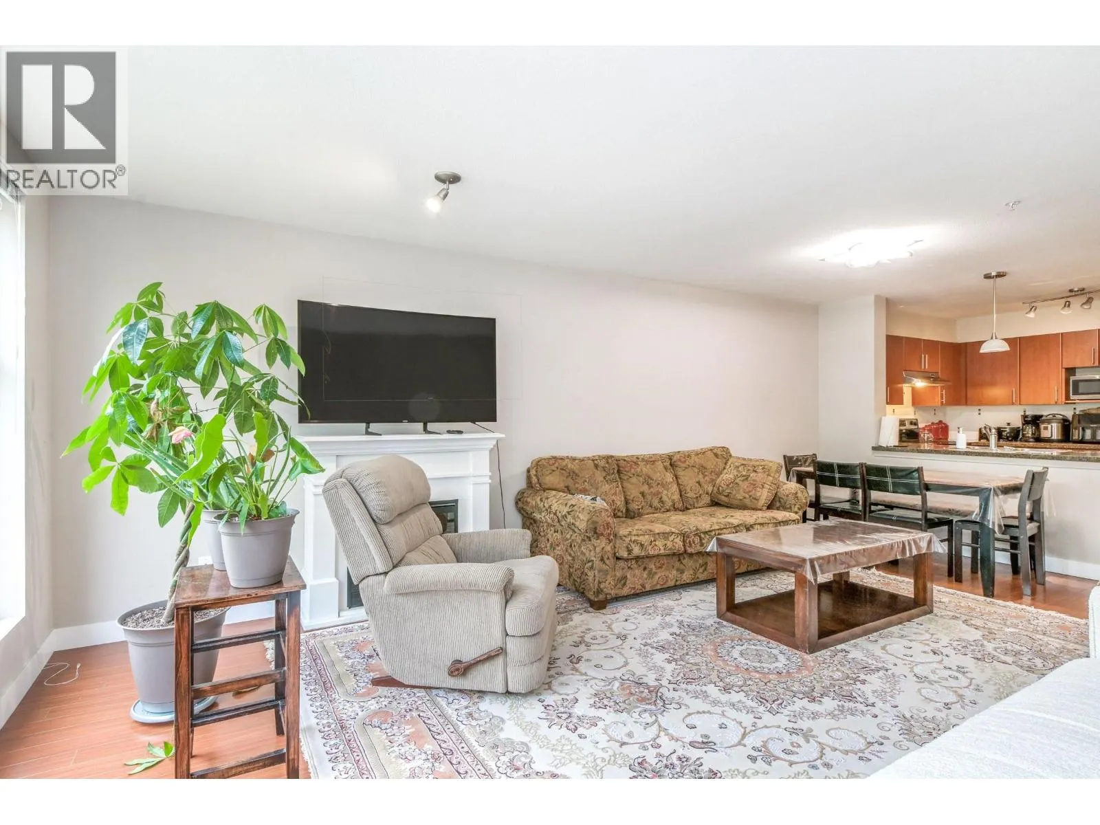 228 12085 228 STREET