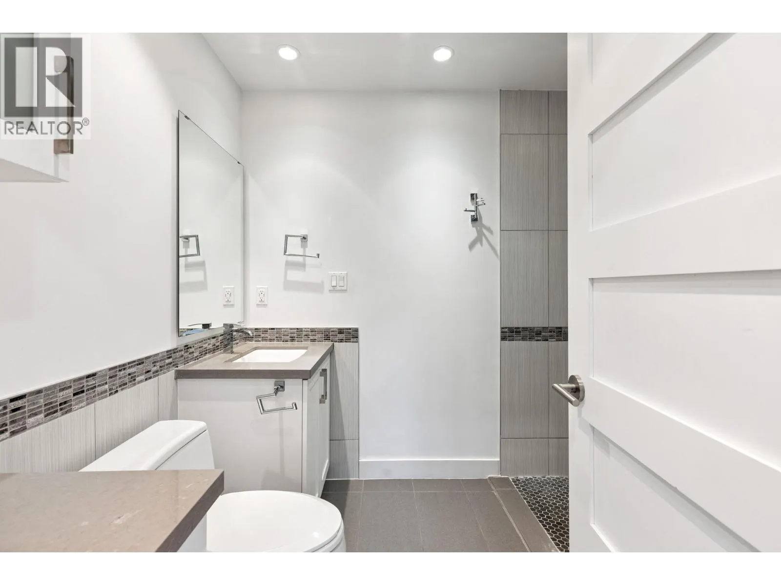 3800 KILBY COURT