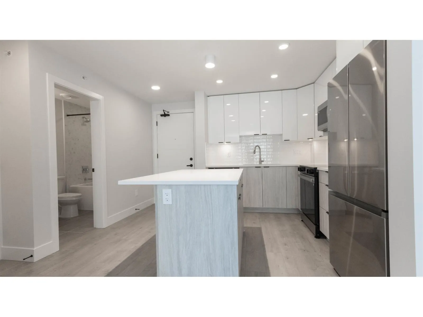 212 13458 95 AVENUE