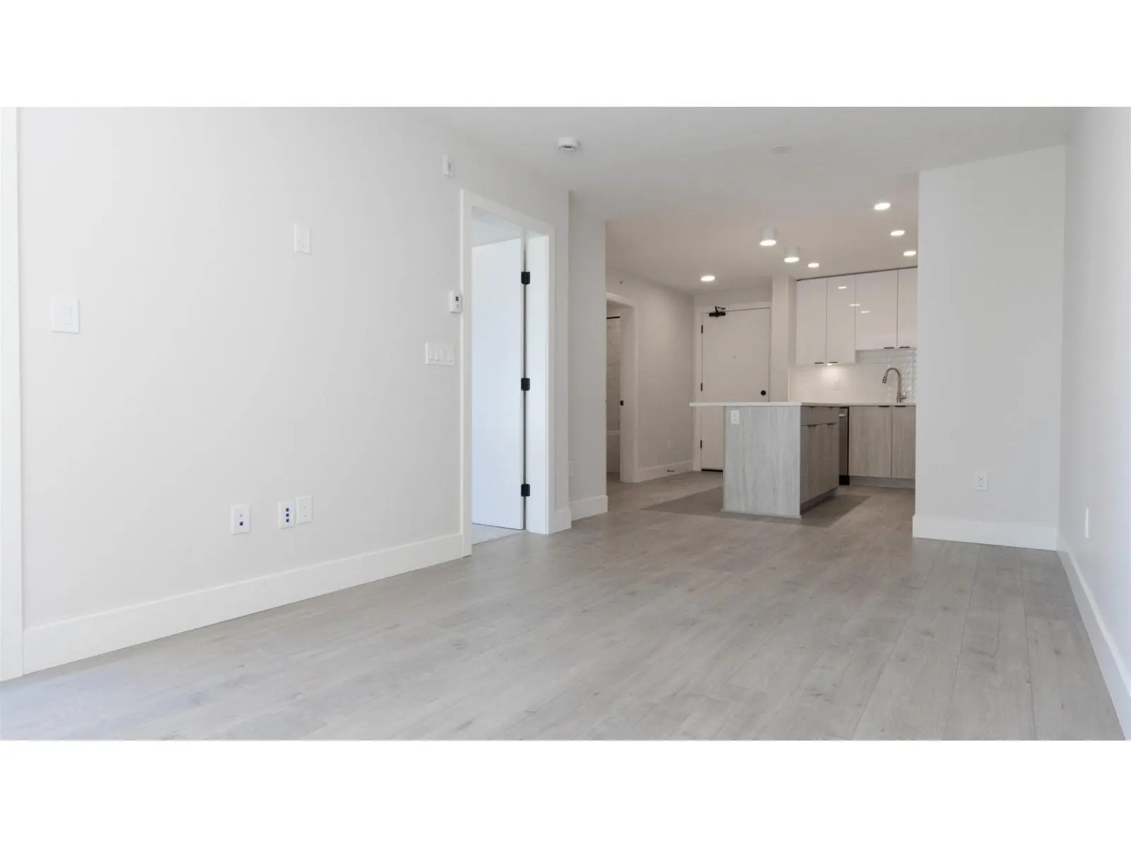 212 13458 95 AVENUE