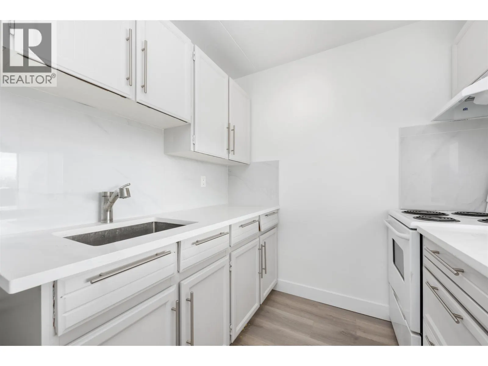 808 6651 MINORU BOULEVARD
