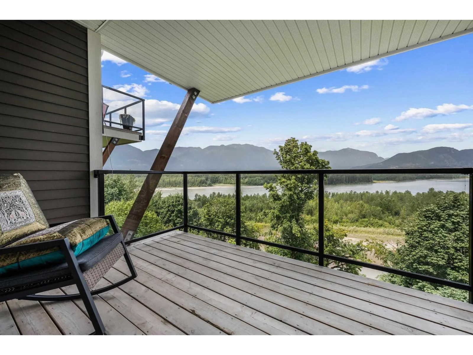 60 43685 CHILLIWACK MOUNTAIN ROAD|Chilliwack Mountain