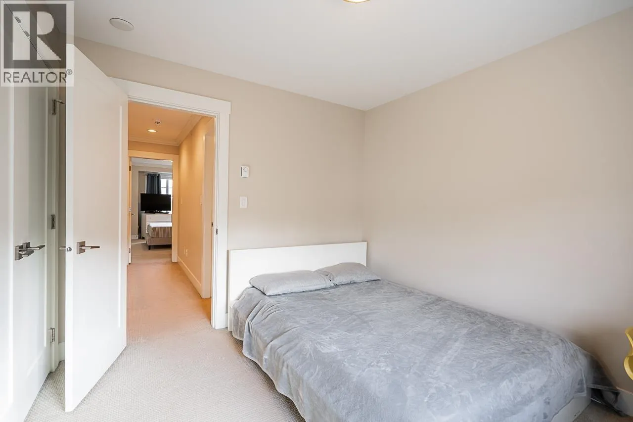 22 10151 240TH STREET