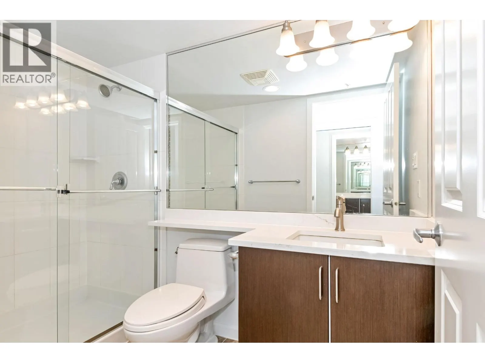 1303 295 GUILDFORD WAY