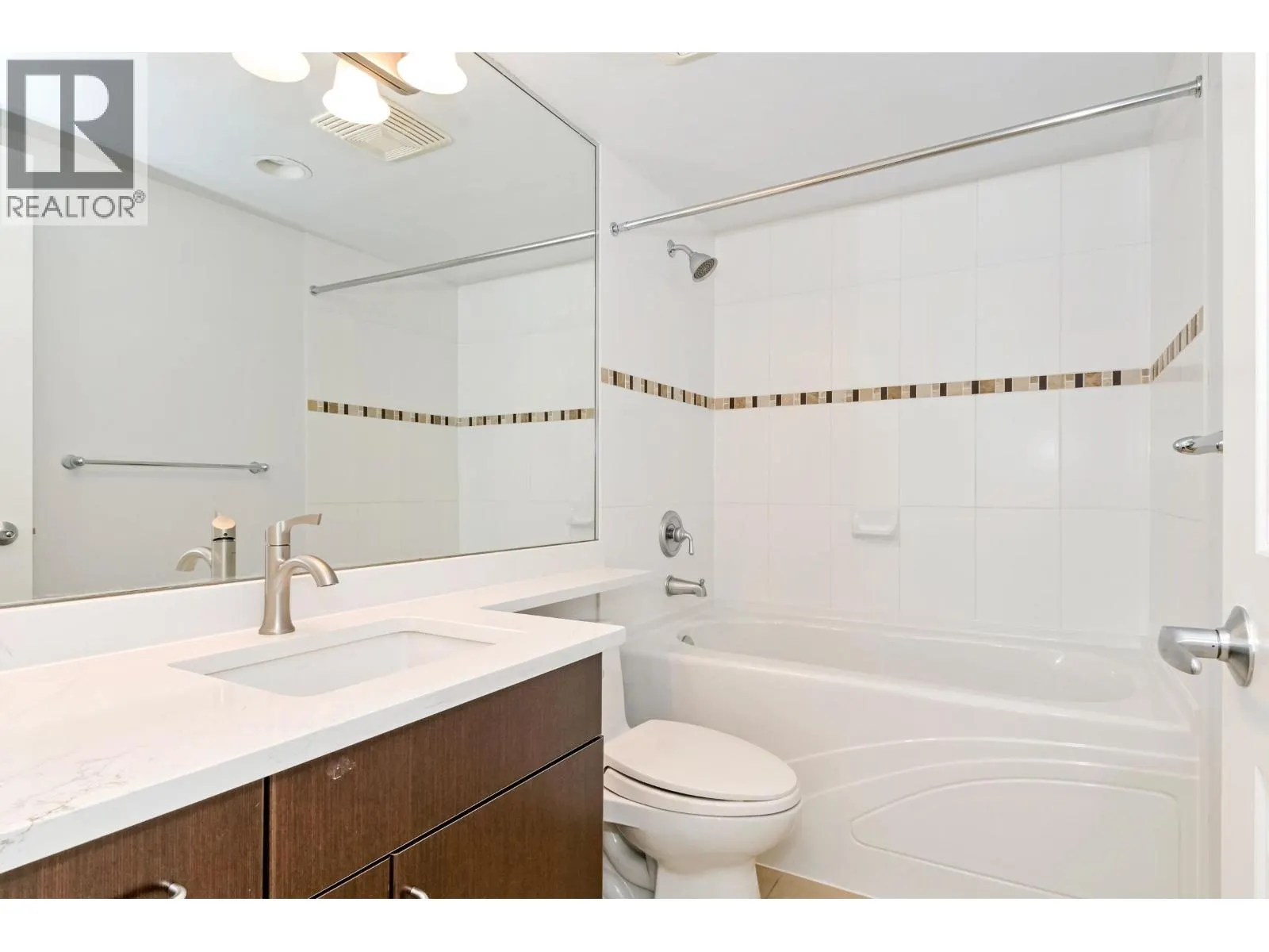 1303 295 GUILDFORD WAY